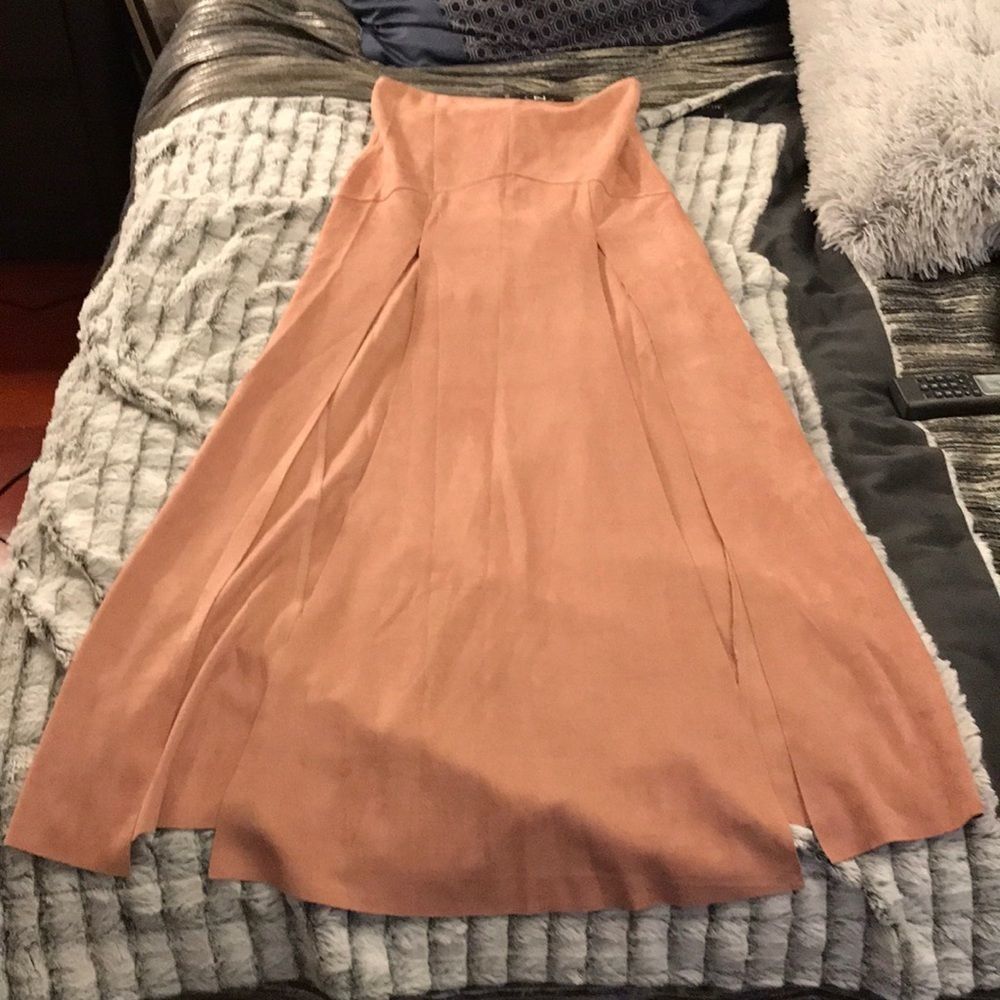 Beautiful suede-like pink high slit skirt